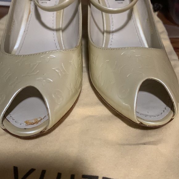 Louis Vuitton Vernis Monogram Heels - Picture 6 of 7